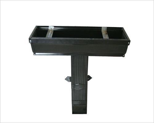 K型彩鋁落水系統(tǒng) 彩鋁落水系統(tǒng)雙曲線外觀的檐溝增加了檐口的線條層次感,搭配相應雨水管.